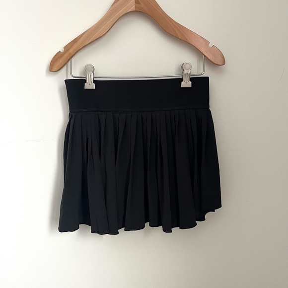 Yogalicious Black Rally Curved Athletic Skort - Picture 2 of 5